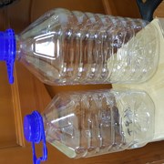 Бутылки пластиковые, ПЭТ-бутылки фотография
