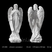 Скульптура “Ангел с розами“ фото