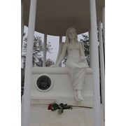 Белый памятник фото