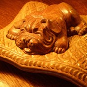 Шкатулка “Собачка на подушке“. Объемная резьба. Дерево. фото