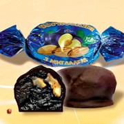 Шоколадные конфеты чернослив с миндалем