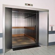 Лифт больничный. фотография