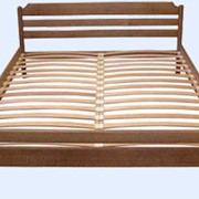 Ліжко дерев'яне фото