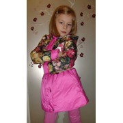 Детская яркая удлиненная куртка - Borelli для девочек. фото