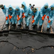 Технология очистки загрязненных поверхностей от нефти, мазута, масел, нефтепродуктов и жиров фото
