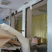 Демонтаж зданий и внутренних помещений фото