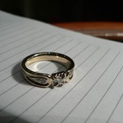 Уменьшение кольца с бриллиантом фото