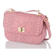 Розовая сумочка-клатч матово-лаковая фотография