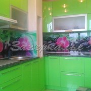 Кухонный фартук из стекла (Скинали) с тематикой живых цветов фото