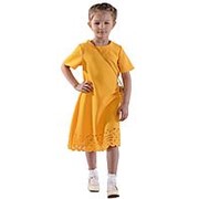 Яркое платье желтого цвета с кружевным низом 104 фотография