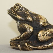 Лягушка. Сувенир из бронзы. фотография