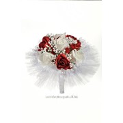 Букет для невесты №10, красный/белый (латекс, 7 роз) фото