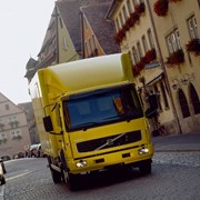 Автомобильная срочная доставка грузов “от дверей до дверей“ фото