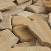 Камень песчаник природный окатанный. фото