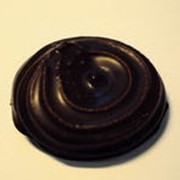 Сдобное песочно-отсадное печенье КЛЯКСЫ, глазированное шоколадной глазурью с капелькой джема внутри фото