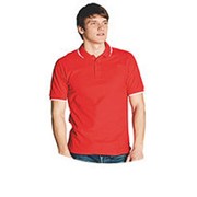 Мужская рубашка-поло с цветной окантовкой по краю рукава и воротнику
