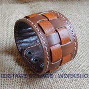 Кожаные браслеты ручной работы. фото