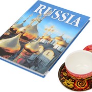 Набор Моя Россия: чайно-кофейная пара Матрешка, хохлома и книга Россия на англ. языке фотография