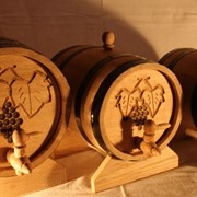 Бочки дубовые любых размеров, для пива, вина и коньяка. Дубовые бочки овальной формы фото