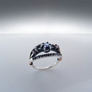 Дизайнерское серебряное кольцо с аметистом от WickerRing фотография