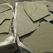 Камень пластушка песчаник серо-зеленый натуральный фото