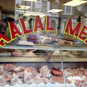 Халал мясо и мясопродукти фотография