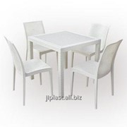 Стол и стулья пластиковые Бали фотография