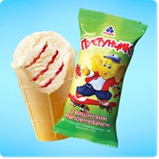 Мороженое в вафельном стаканчике Пустунчик с вишневым джемом фото