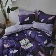 Двуспальный комплект постельного белья из сатина “Lorida“ Темно-синий с разноцветными пушистыми перьями и фотография