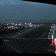 Светосигнальный огонь осевой линии и зоны приземления ВПП фото