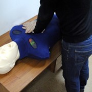 Робот-тренажер сердечно-легочной и мозговой реанимации (торс+индикация действий на груди+программа для подключения к ПК) фотография