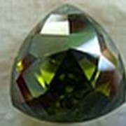 Фианит оливковый фото
