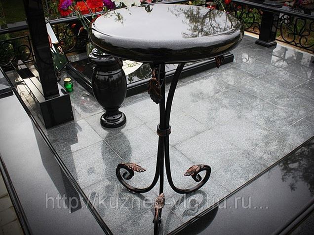 Кованая лавочка и стол в Волгограде (Столы и скамейки на кладбище ...