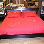 Спальня из массива классического красного дерева Мербау и Тика фото