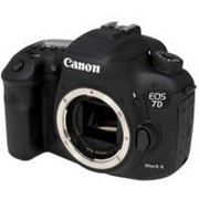 Цифровой фотоаппарат Canon EOS 7D Mark II EF-S 18-135 IS STM (9128B045) фотография