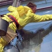 Мойка окон и фасадов зданий фото