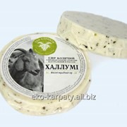 Сыр рассольный Халлуми с прованскими травами фото
