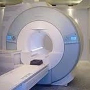 Магниторезонансная томография Магниторезонансная томография - томографический метод исследования внутренних органов и тканей с использованием физического явления ядерного магнитного резонанса — метод основан на измерении электромагнитного отклика ядер ат фото