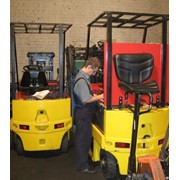 Вилочный погрузчик фото