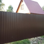Забор для дачи с цветным профлистом фото