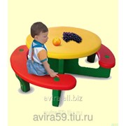 Пластиковый столик для детей с лавочками