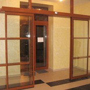 Автоматические раздвижные двери с системой «антипаника» фото