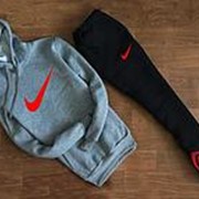Мужской спортивный костюм Nike серо чёрный с капюшоном (красный логотип) фотография