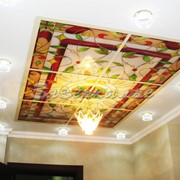 Декоративные потолки со стилизацией витража