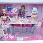 Кукла Qinni c обеденным столом фотография