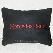 Подушка Mercedes черная с красной вышивкой фотография