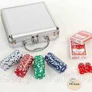 Набор для покера в алюминиевом кейсе (100 фишек с номиналом, 2 кол.карт, 5 куб) фото