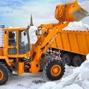 Уборка и вывоз снега в Нижнем Новгороде фотография