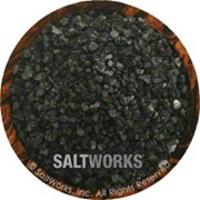 Гавайская черная соль крупного помола SaltWorks Hiwa Kai Black Hawaiian Sea Salt by Artisan - Пакет 5lb (2.3кг) (№ СольHiwaKai5lb) фото