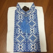 Праздничная рубашка с синей вышивкой (Б-57) фотография